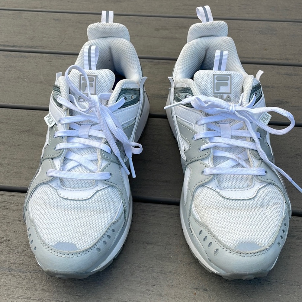 Fila white tennis shoes Women’s size 8.5